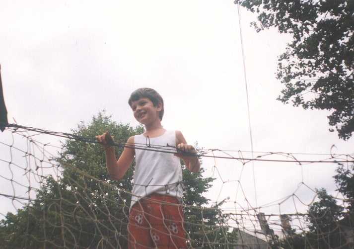 &Aacute;d&aacute;m 2002 nyar&aacute;n